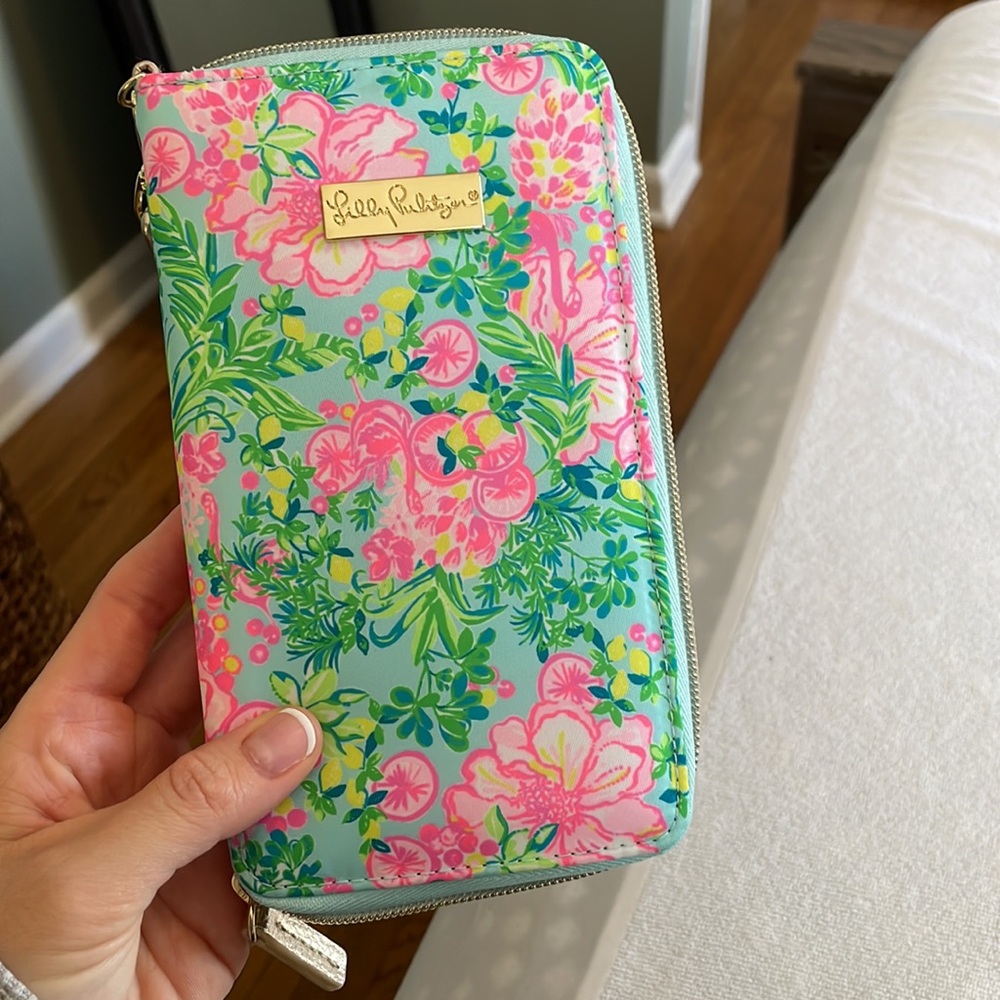Lilly Pulitzer wristlet